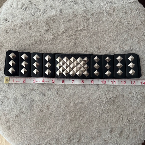 Studded elastic belt SATC-inspired Black/Silver S/M - Picture 3 of 9